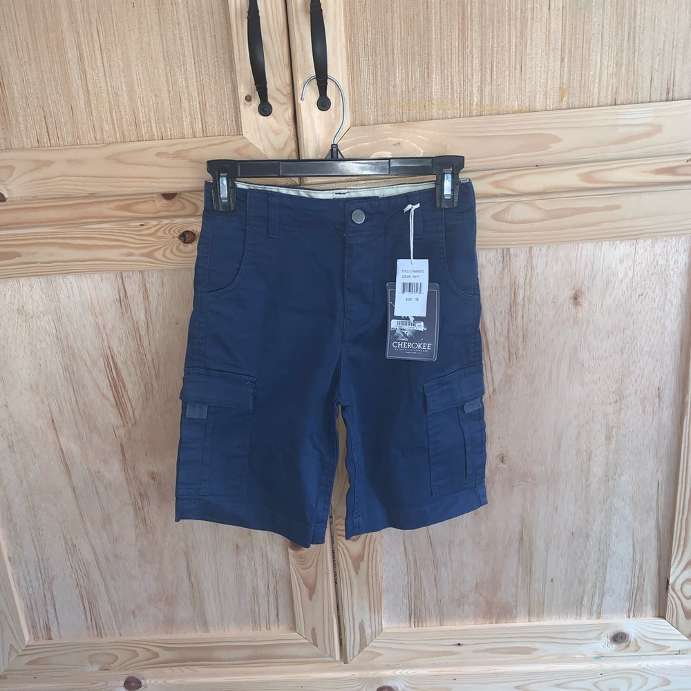 Cherokee “Heritage” navy blue cargo shorts size 10Y